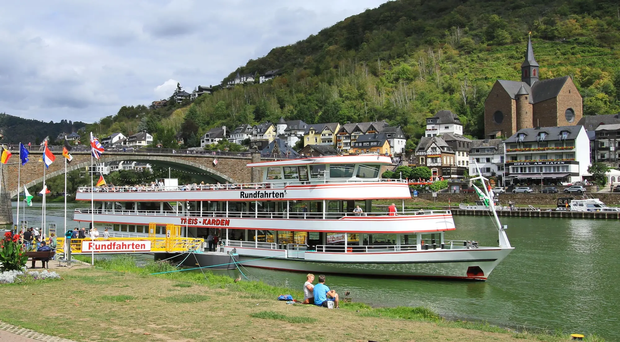 Passenger boat on the Moselle at Treis-Karden